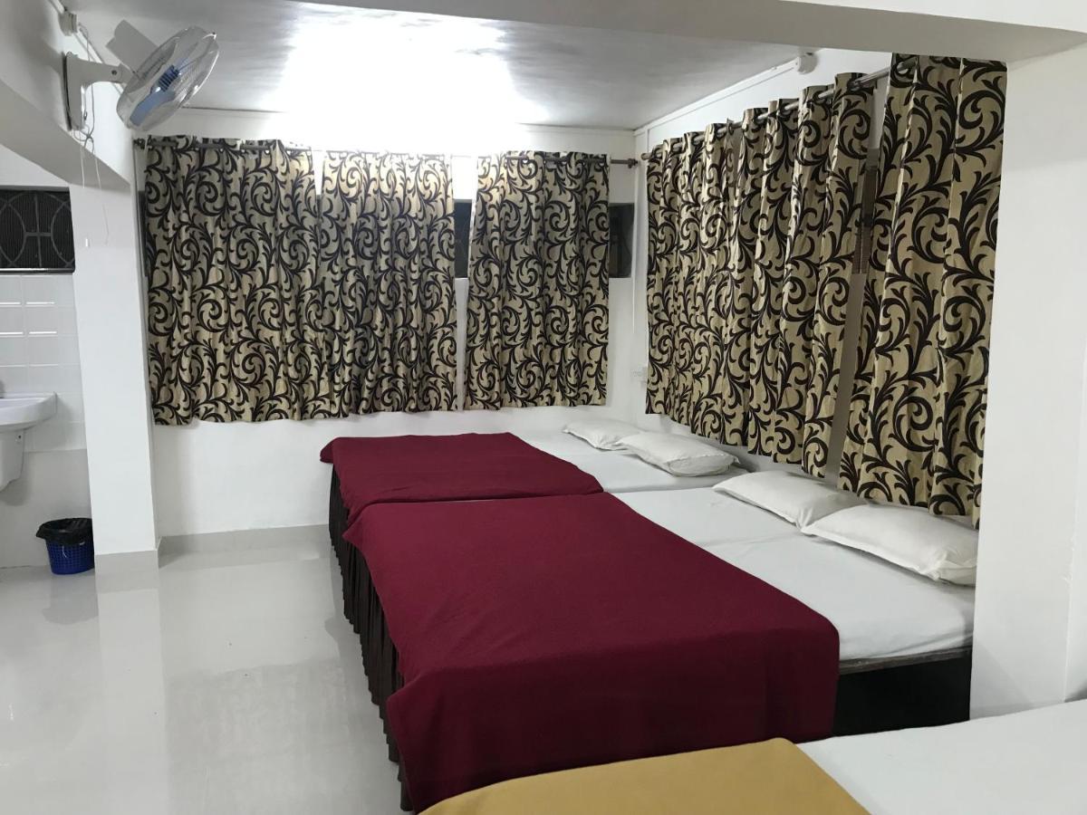 Hotel Priti International 마푸사 외부 사진