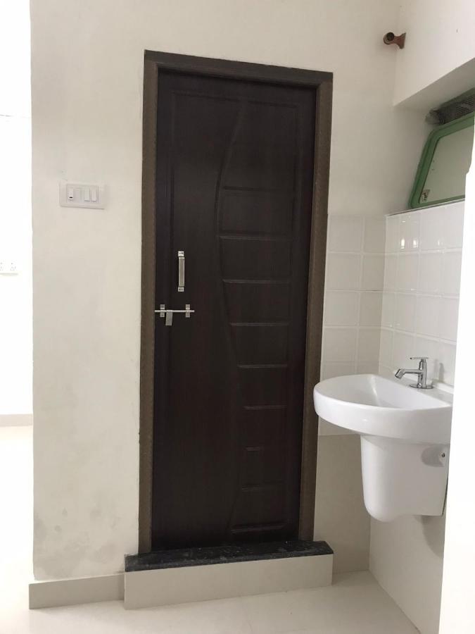 Hotel Priti International 마푸사 외부 사진